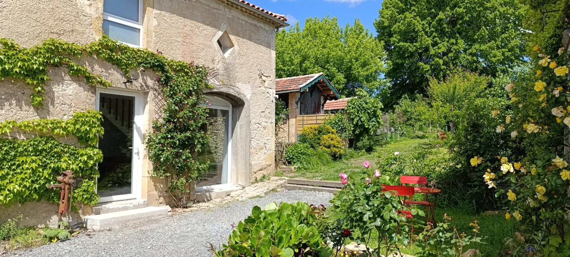 Maison Irondas Saint-Pierre-d'Aurillac Εξωτερικό φωτογραφία