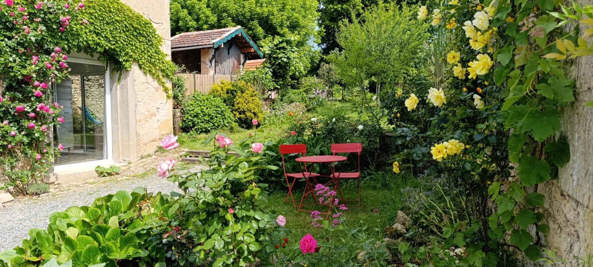 Maison Irondas Saint-Pierre-d'Aurillac Εξωτερικό φωτογραφία